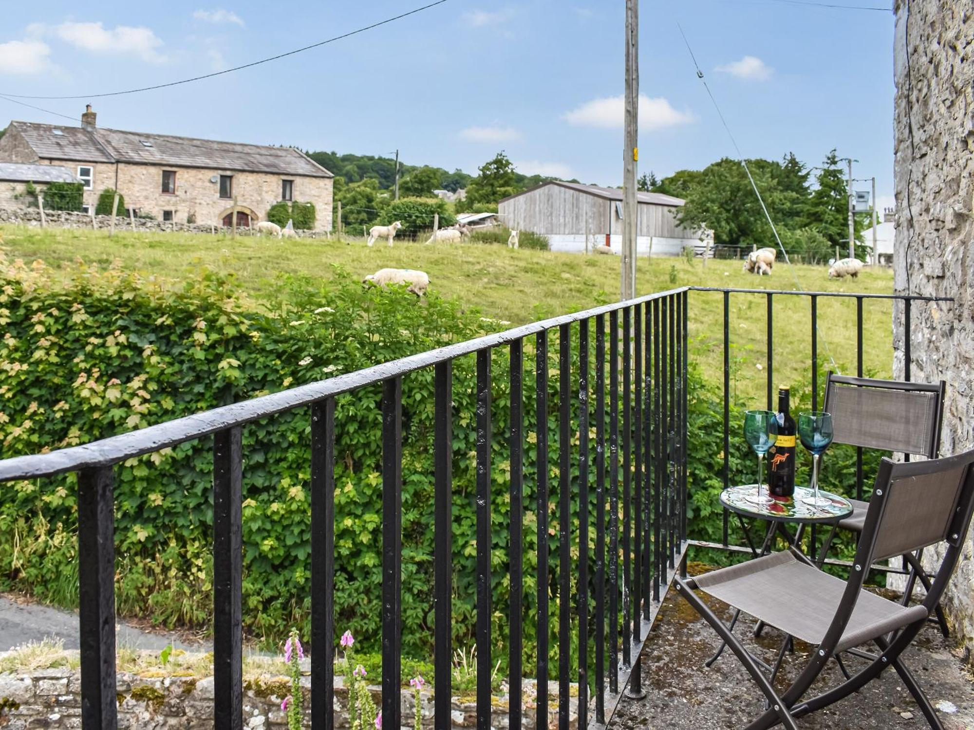 1 The Old Corn Mill Villa West Burton Екстериор снимка